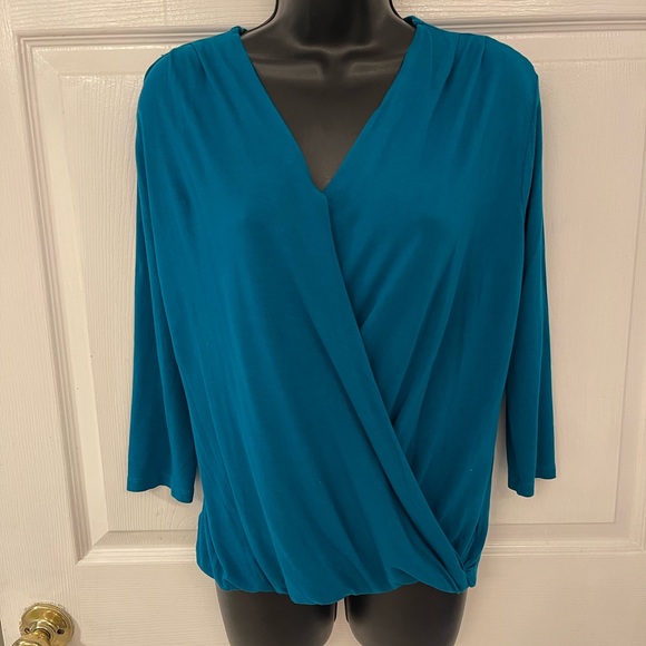 ❤️Old Navy Blue Crossover, Draped Flowing Front of Shirt, NWOT, Turquoise Blue - Picture 2 of 6